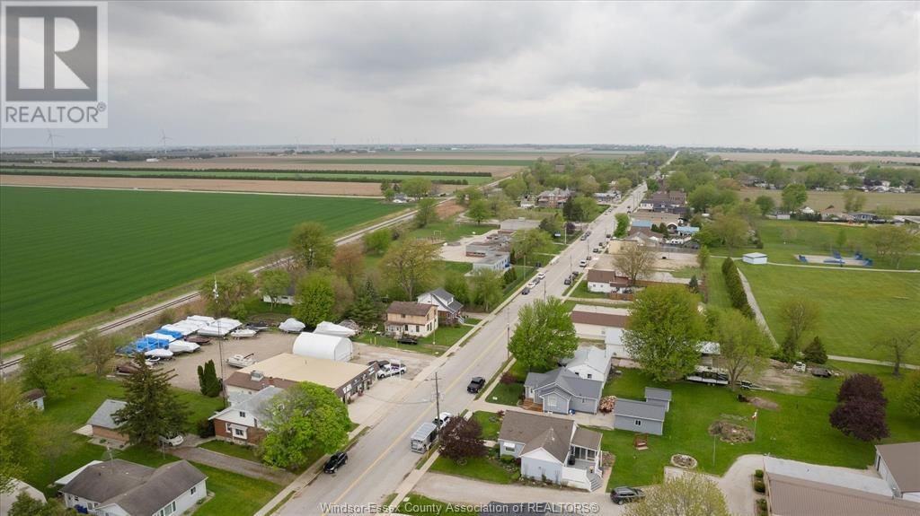 7565 TECUMSEH ROAD Image 31