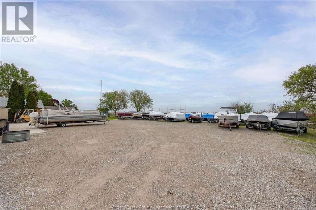 7565 TECUMSEH ROAD Image 34