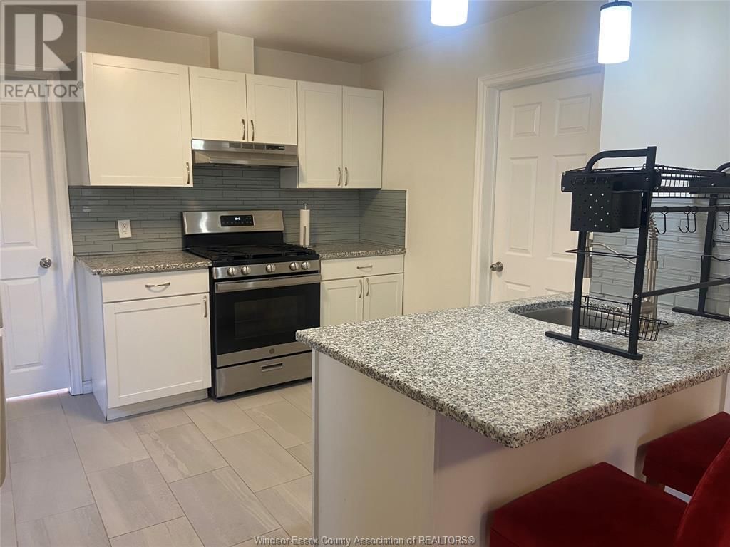 984 ELLROSE AVENUE Image 6