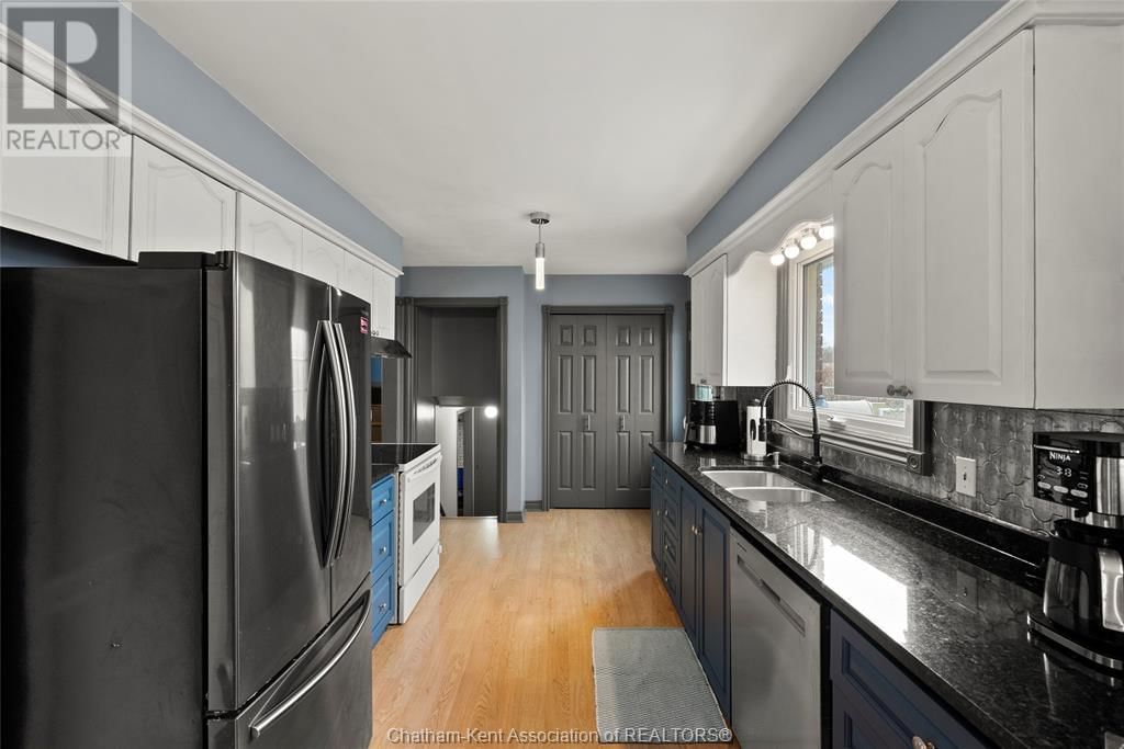 27 LILLIAN STREET Image 11