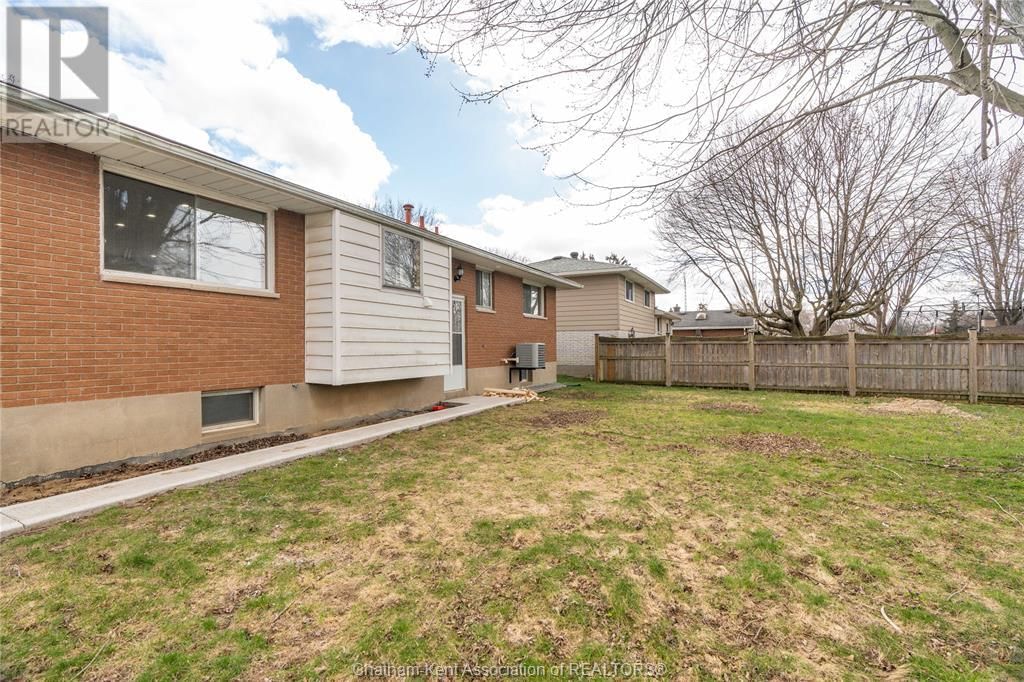 39 ALDEN STREET Image 22