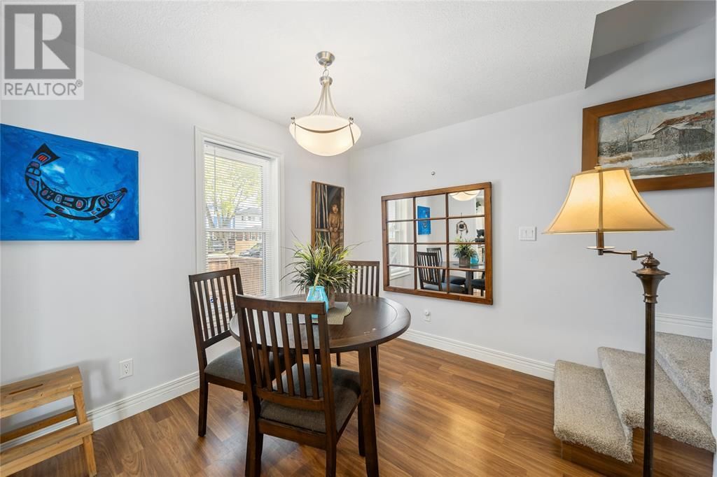 110 WELLINGTON STREET Image 12