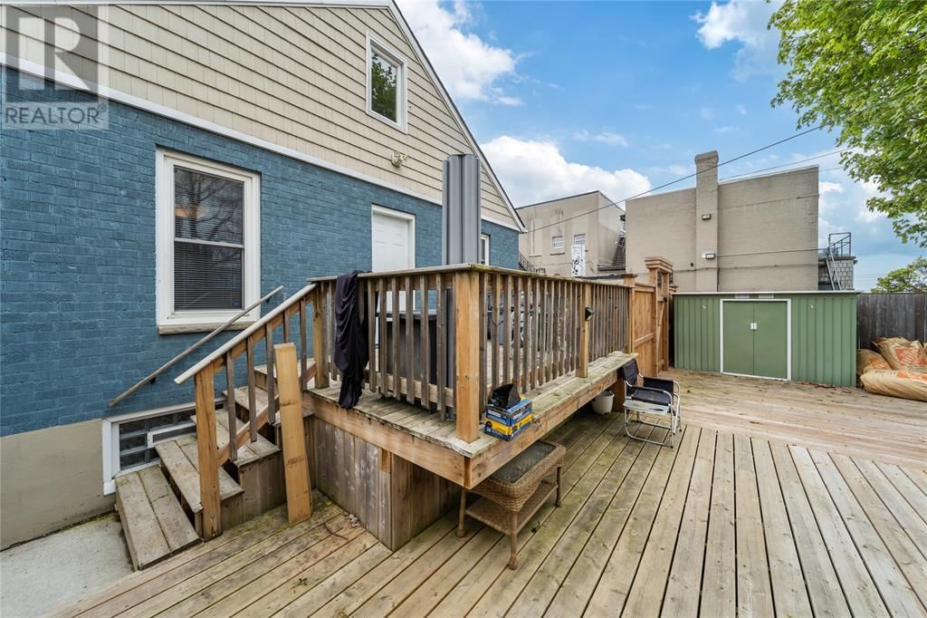 110 WELLINGTON STREET Image 24