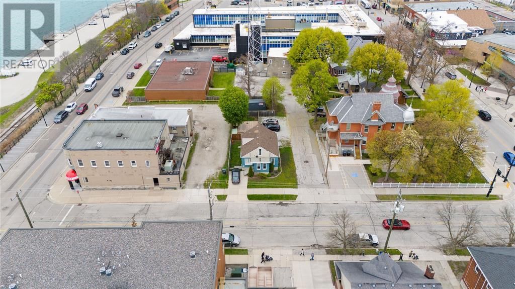 110 WELLINGTON STREET Image 29