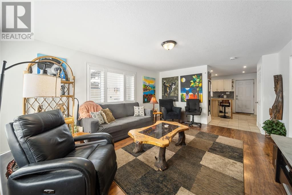 110 WELLINGTON STREET Image 4