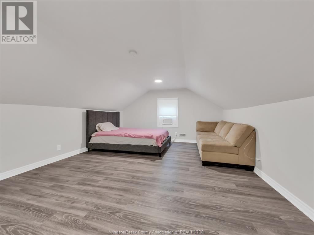 215 TEXAS Image 17