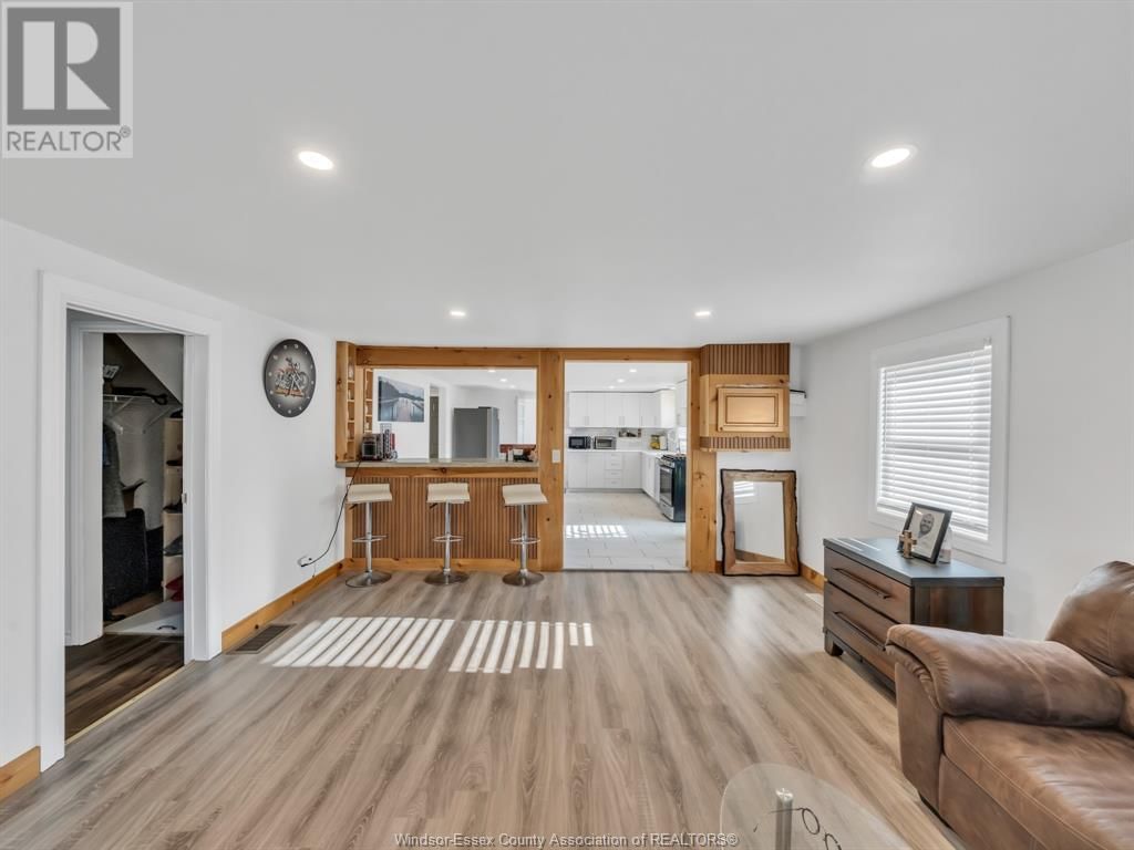 215 TEXAS Image 8