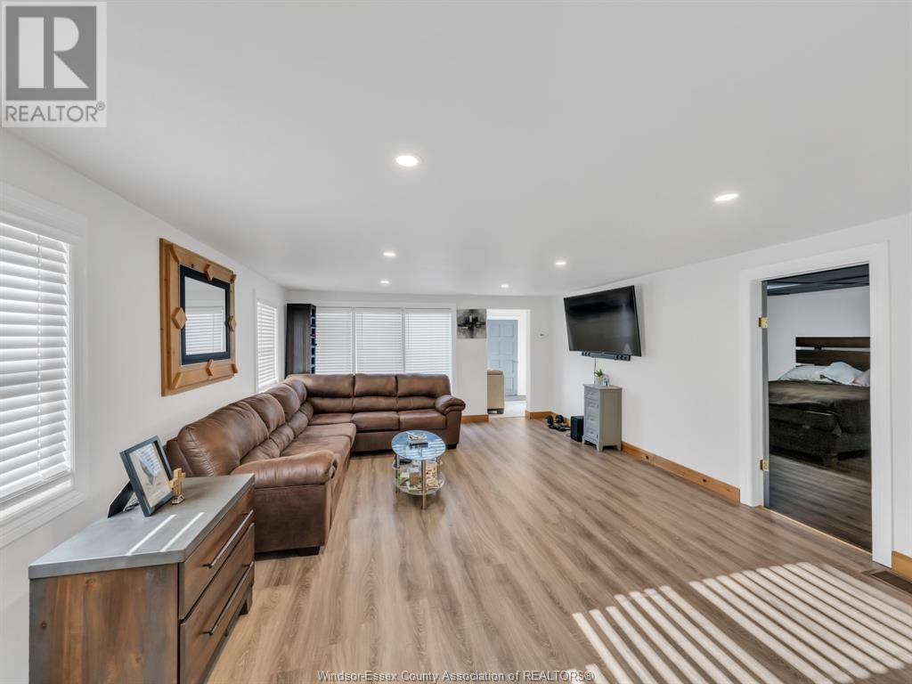 215 TEXAS Image 9