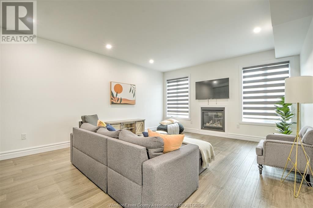 313 BENSON COURT Image 20
