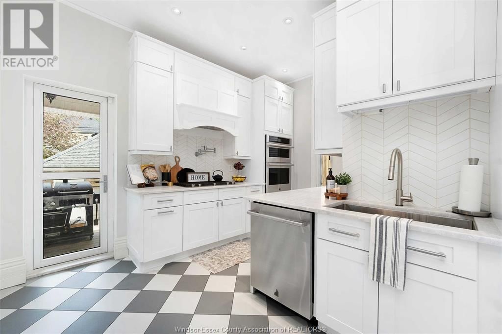 719 VICTORIA AVENUE Image 14