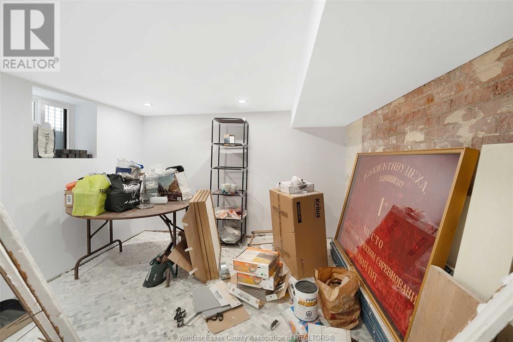 719 VICTORIA AVENUE Image 32