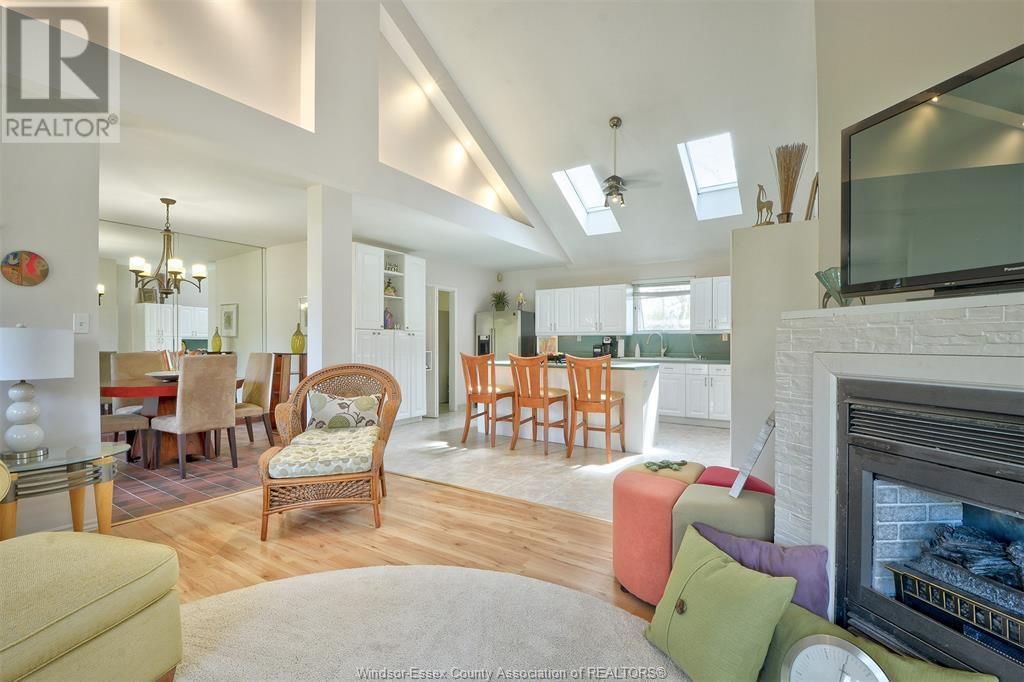 136 LINCOLN COURT Image 18