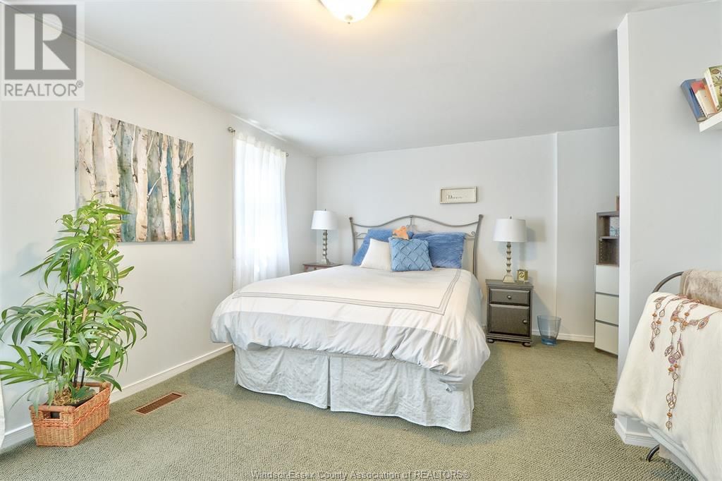 136 LINCOLN COURT Image 26