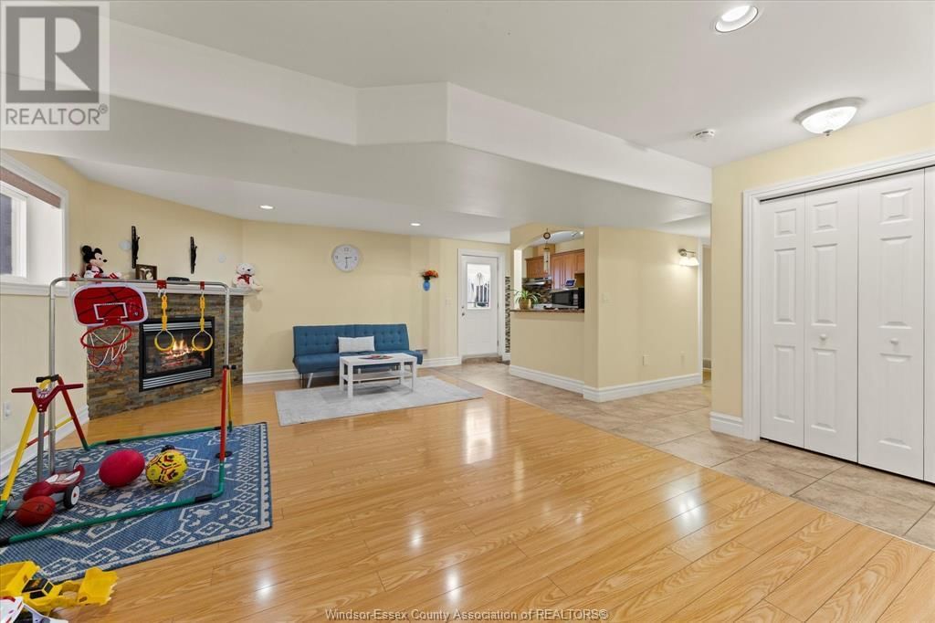 4714 PERIWINKLE CRESCENT Image 25