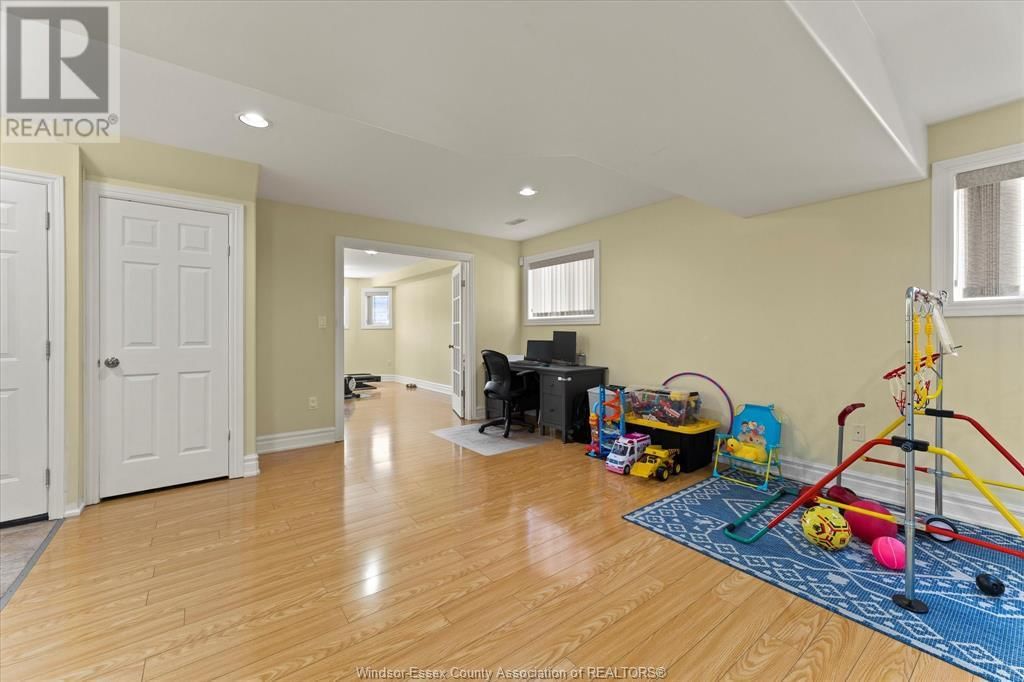 4714 PERIWINKLE CRESCENT Image 29