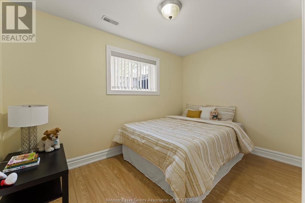 4714 PERIWINKLE CRESCENT Image 32