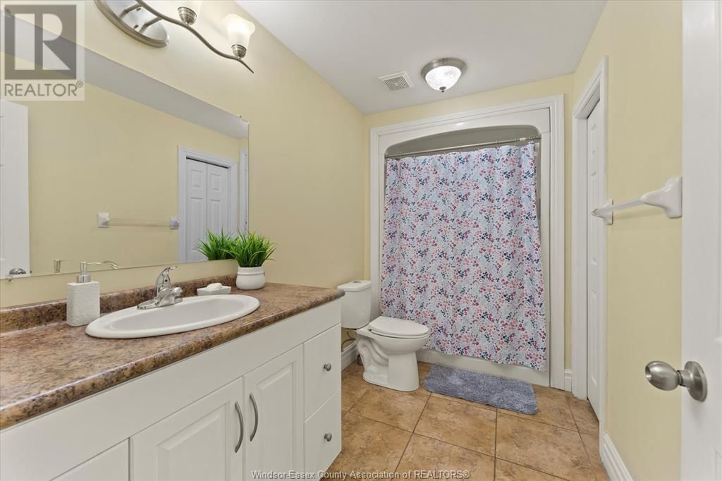 4714 PERIWINKLE CRESCENT Image 33