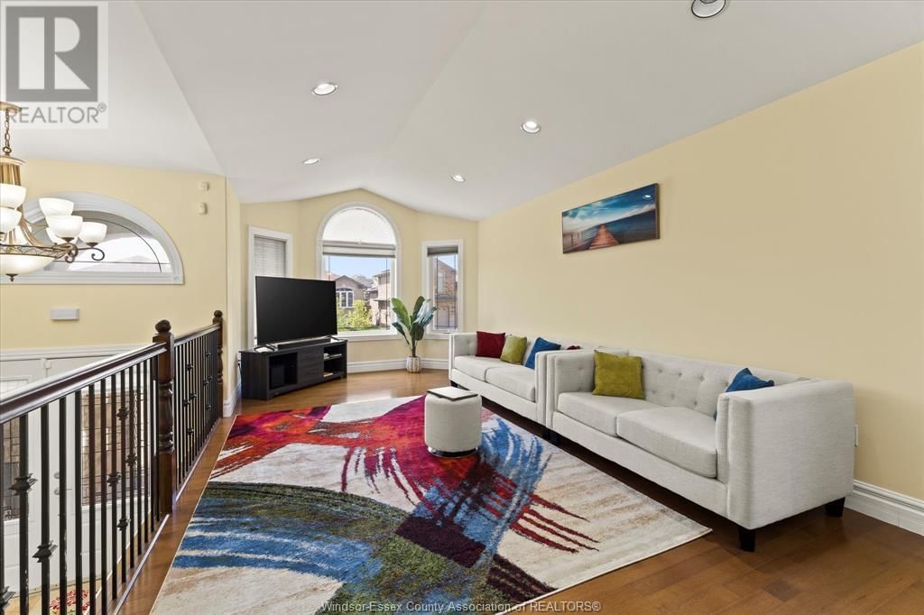 4714 PERIWINKLE CRESCENT Image 8
