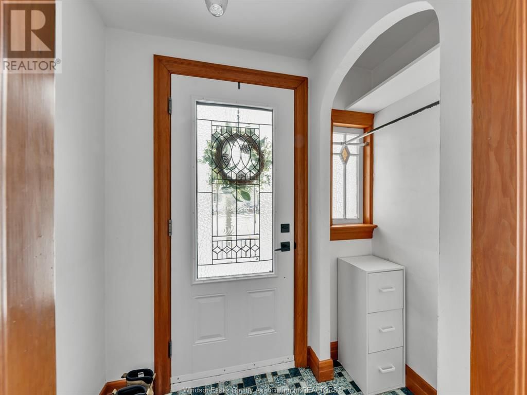 11 COLLEGE Image 11