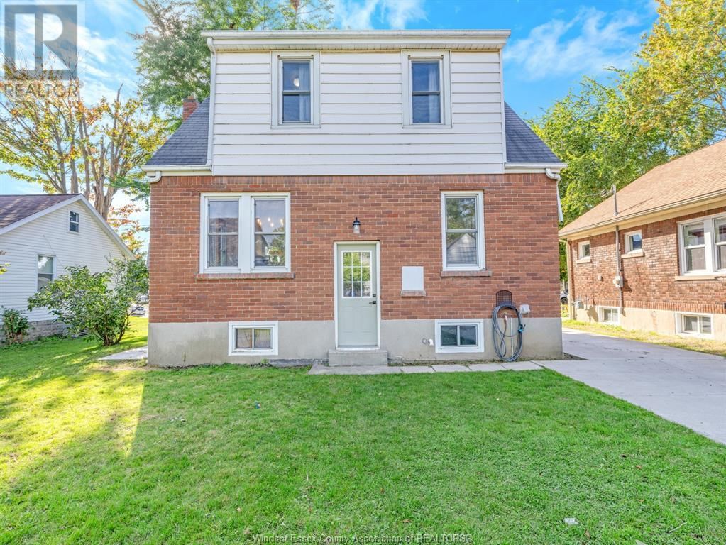 11 COLLEGE Image 7