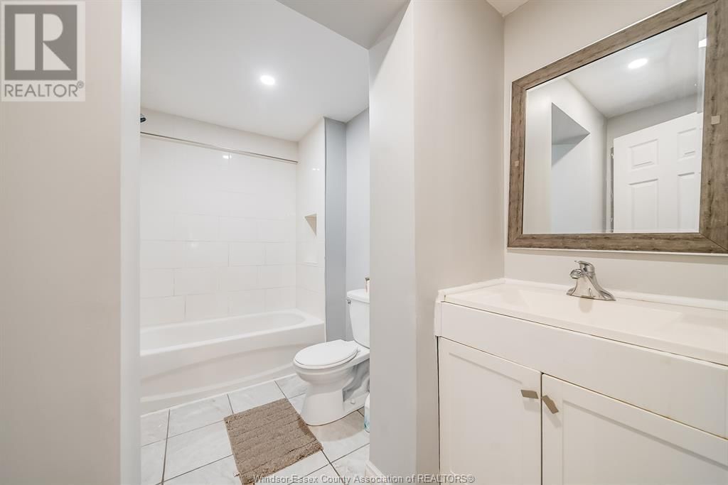 646 TOURNIER STREET Image 19