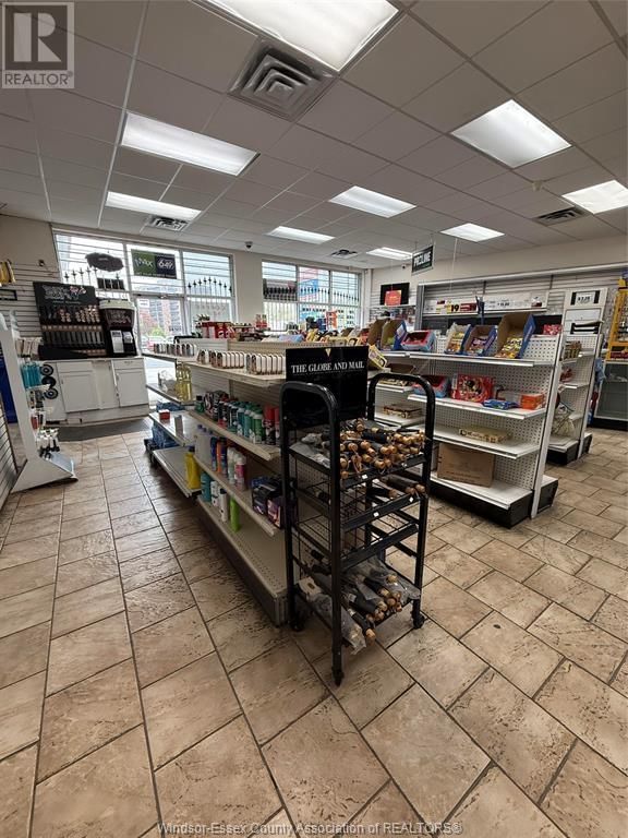 3511 WYANDOTTE STREET EAST Image 5