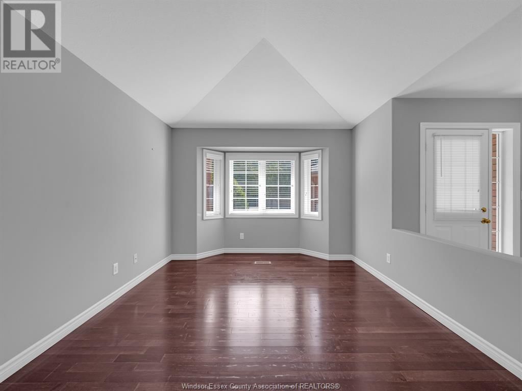 4 - 32 ROBSON Image 10