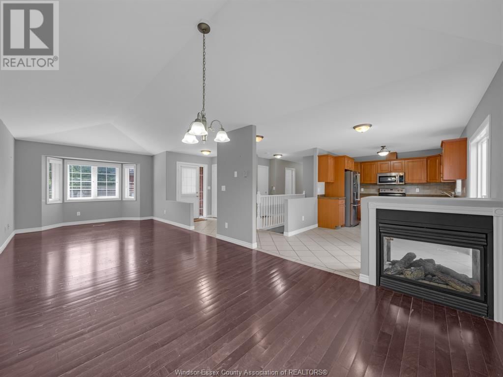 4 - 32 ROBSON Image 12