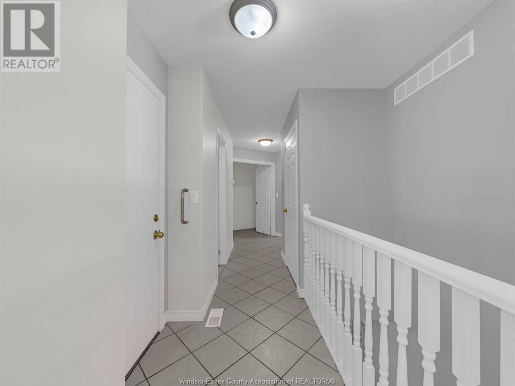 4 - 32 ROBSON Image 16
