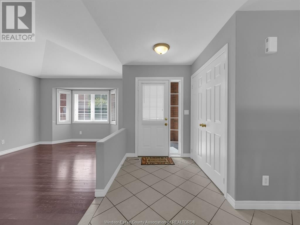 4 - 32 ROBSON Image 8