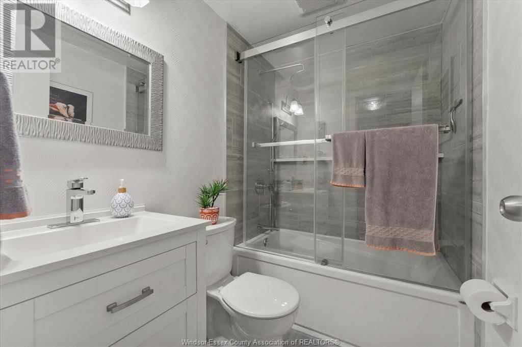 6256 ROSE-VILLE GARDEN DRIVE Image 21