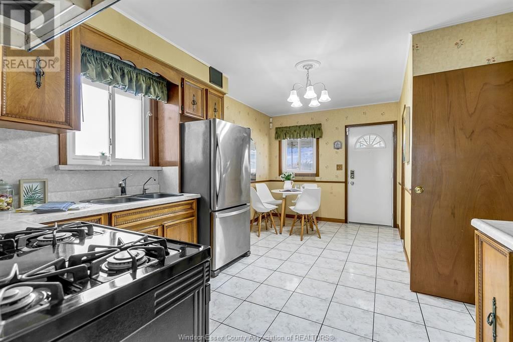 953 MARENTETTE AVENUE Image 10