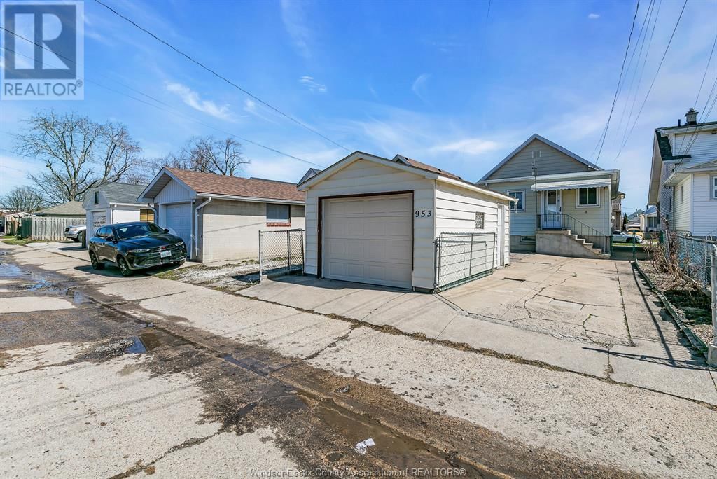 953 MARENTETTE AVENUE Image 2