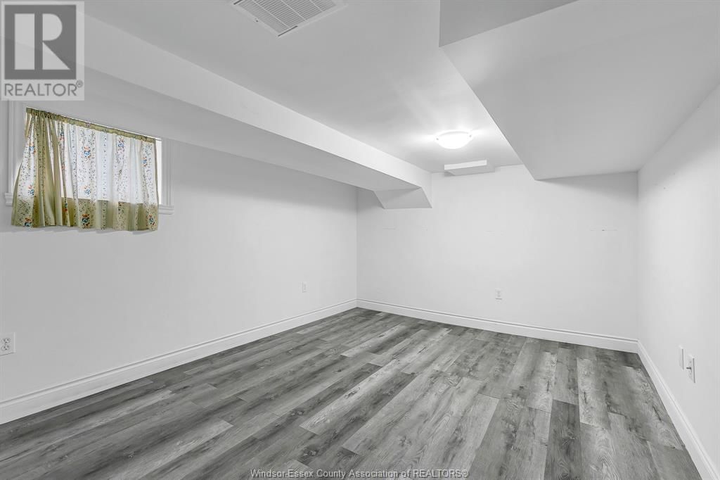 953 MARENTETTE AVENUE Image 24