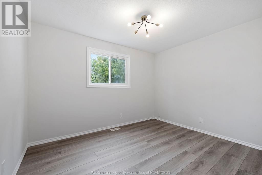 5440 LYNDON Image 13
