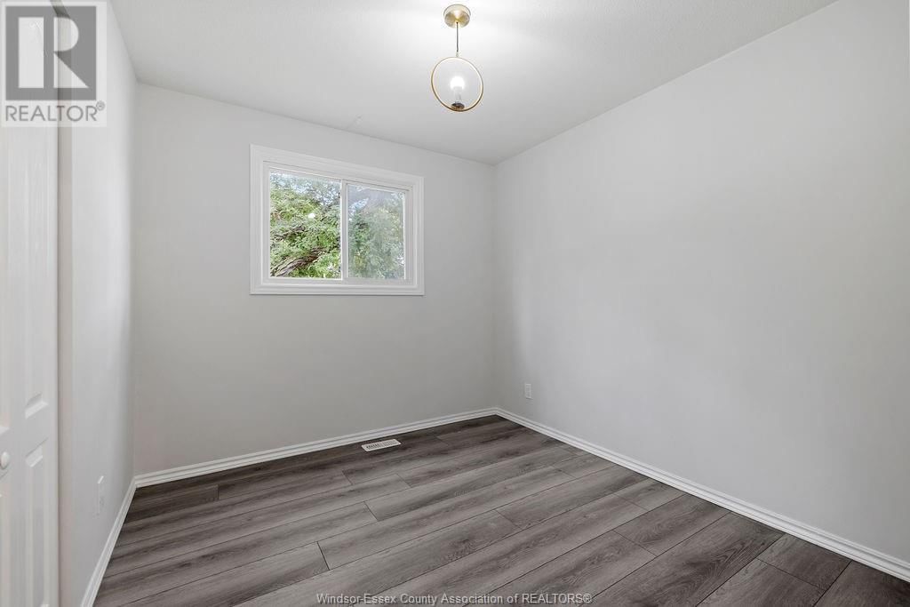 5440 LYNDON Image 15