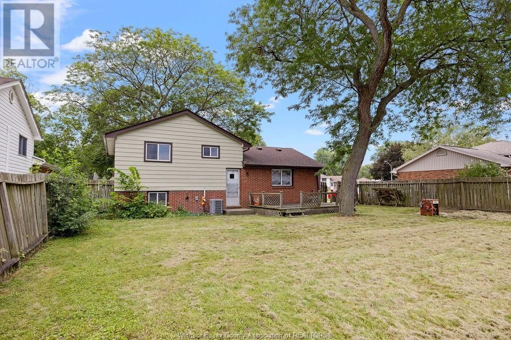 5440 LYNDON Image 23