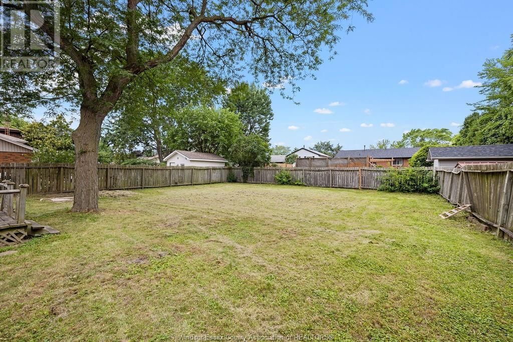 5440 LYNDON Image 24