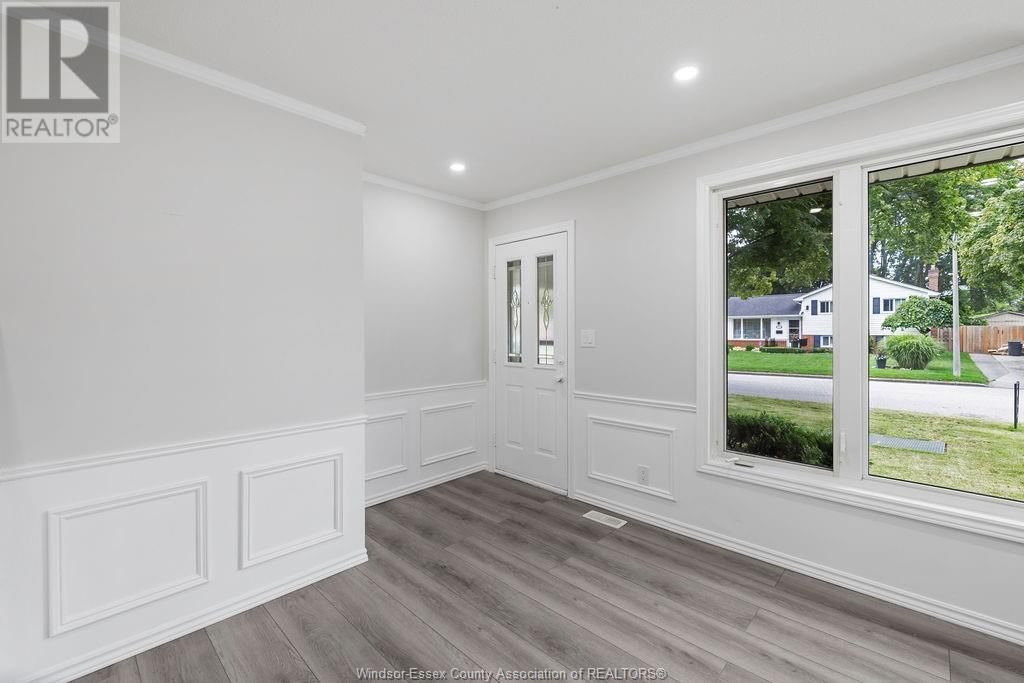 5440 LYNDON Image 3