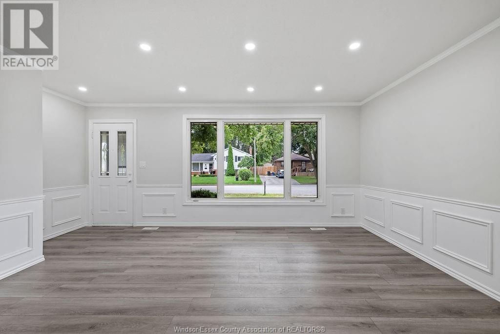 5440 LYNDON Image 7
