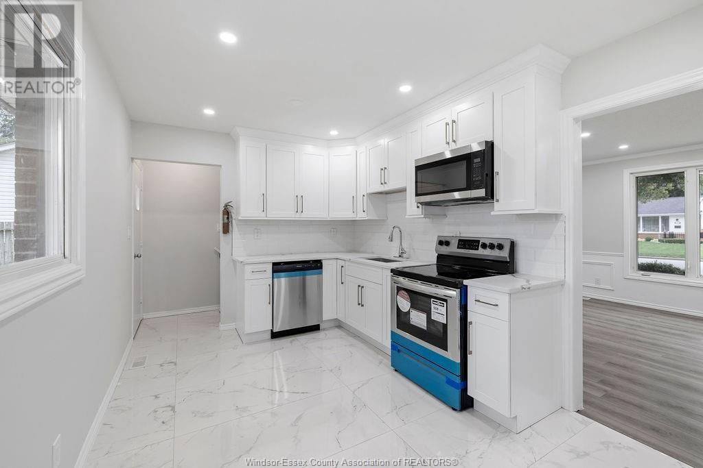 5440 LYNDON Image 8