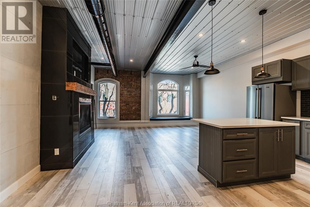 2A - 210 KING STREET WEST Image 1
