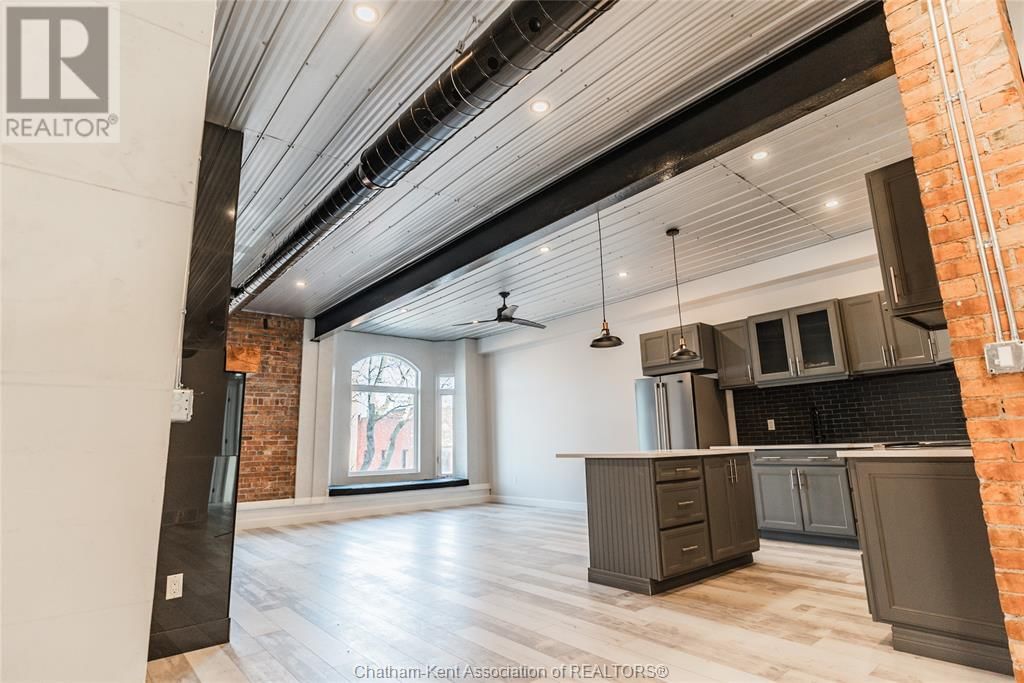 2A - 210 KING STREET WEST Image 12