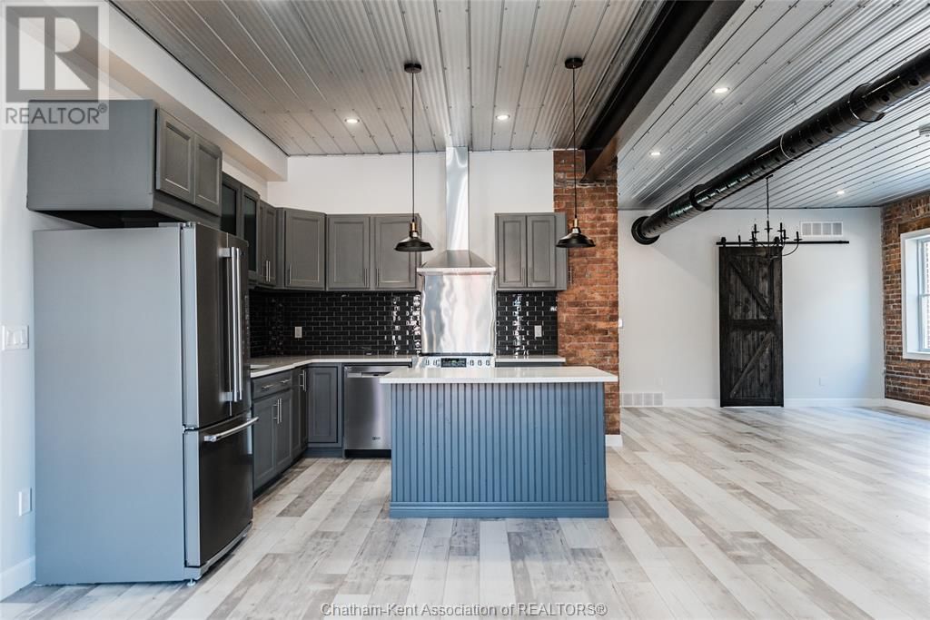 2A - 210 KING STREET WEST Image 13