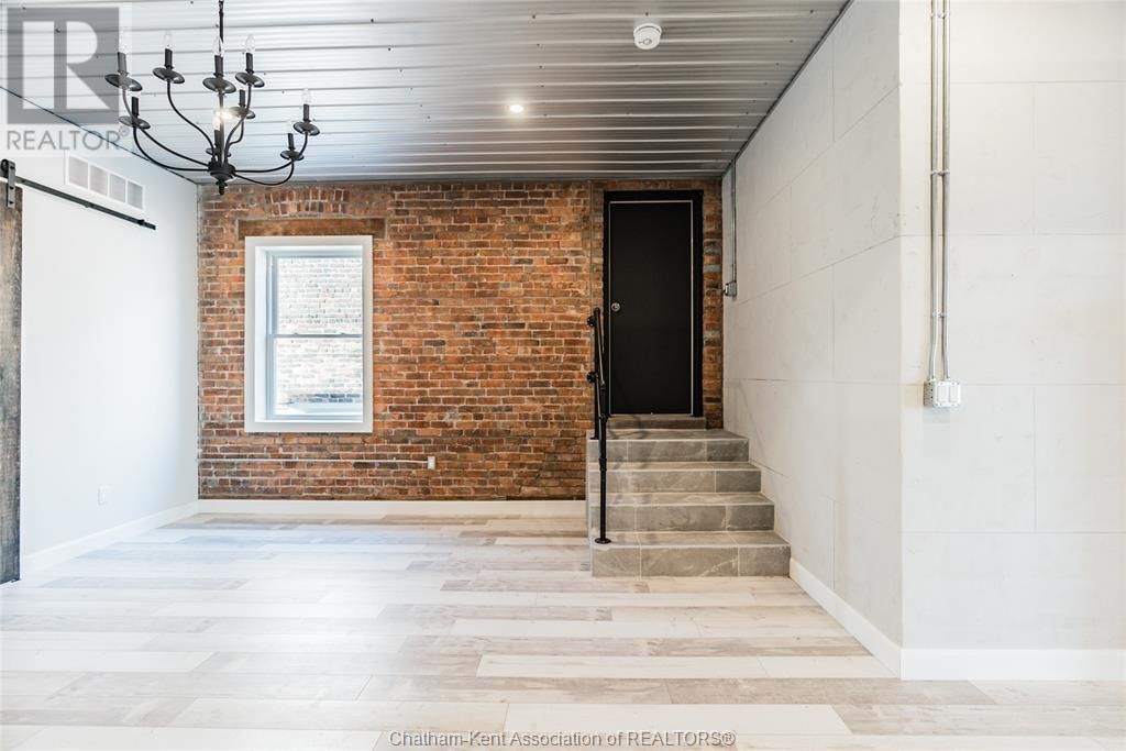 2A - 210 KING STREET WEST Image 18