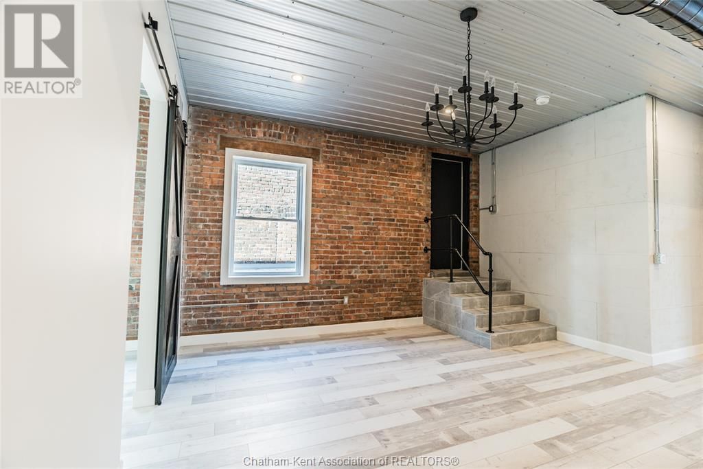 2A - 210 KING STREET WEST Image 21