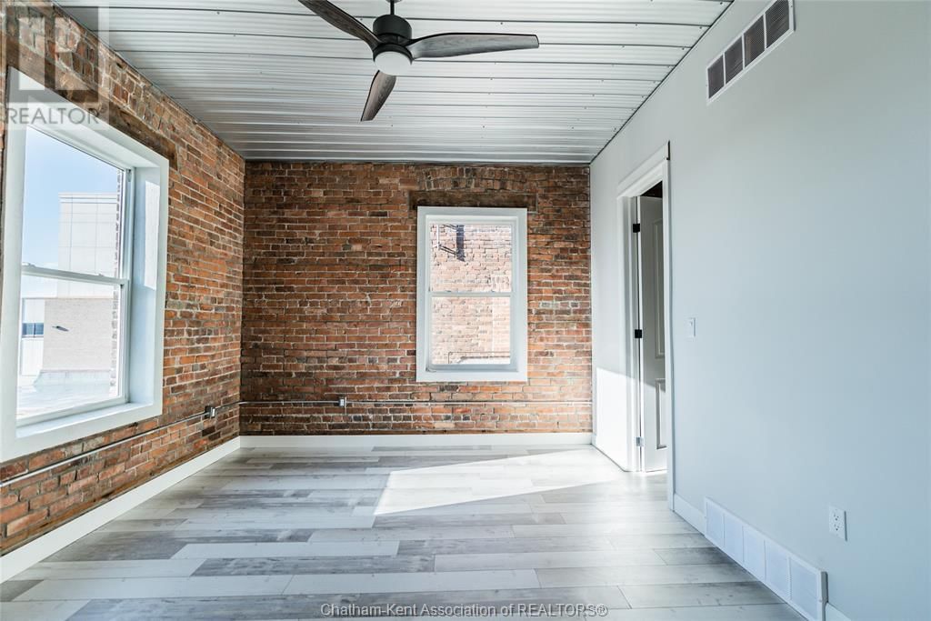 2A - 210 KING STREET WEST Image 25