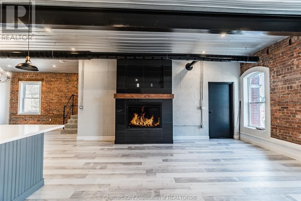 2A - 210 KING STREET WEST Image 4