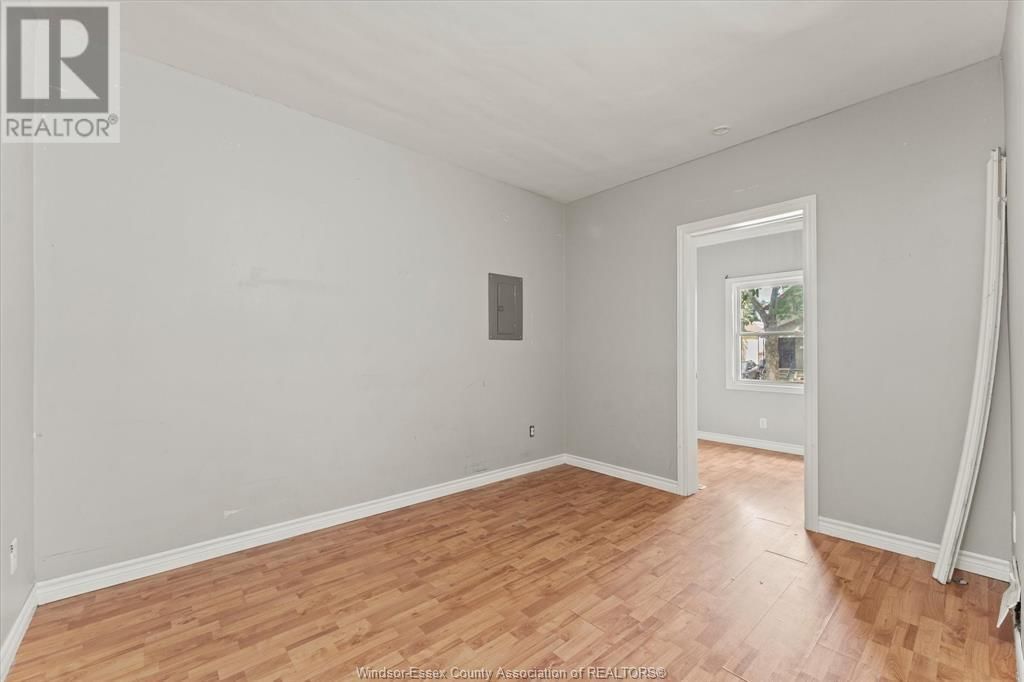 1135 ALBERT ROAD Image 10