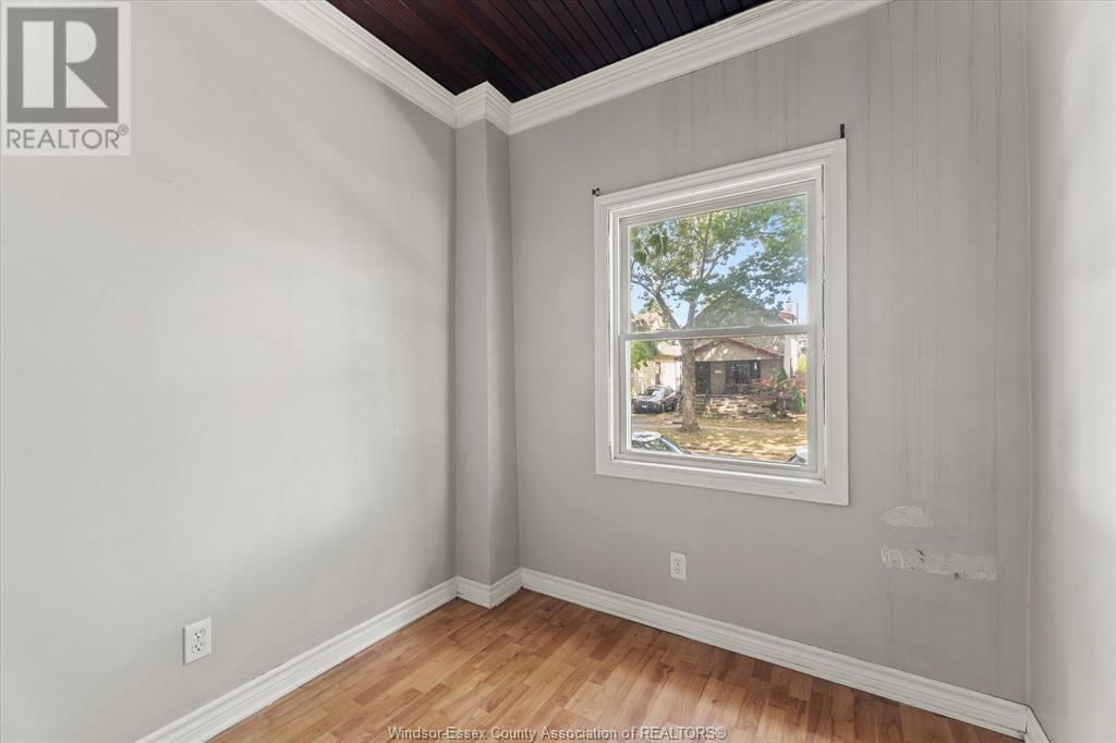 1135 ALBERT ROAD Image 11
